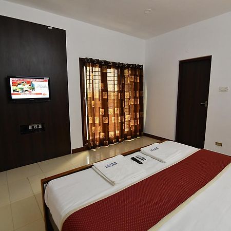 Lake View Hotel Madurai Exteriör bild