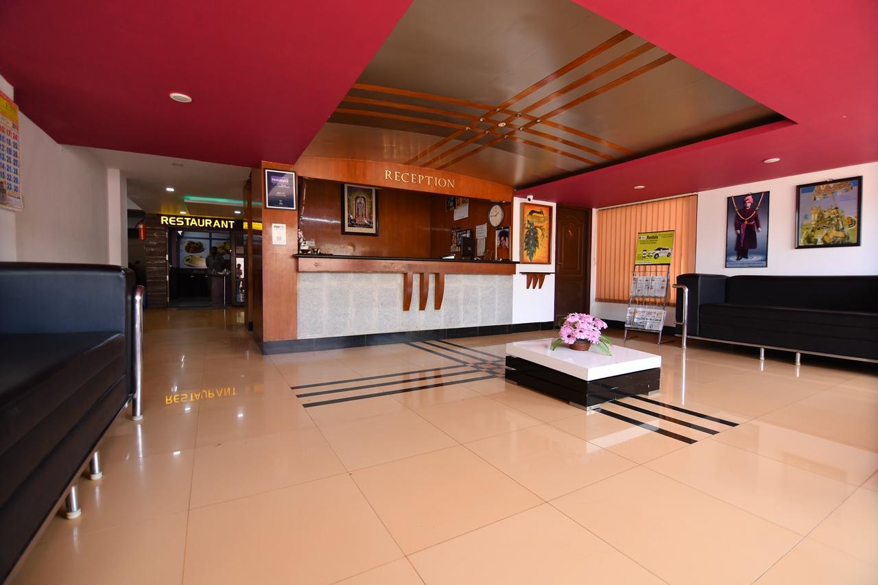 Lake View Hotel Madurai Exteriör bild