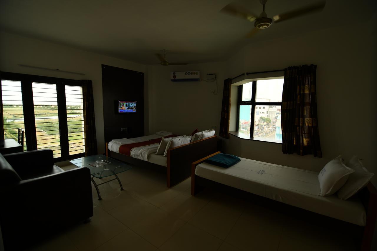 Lake View Hotel Madurai Exteriör bild